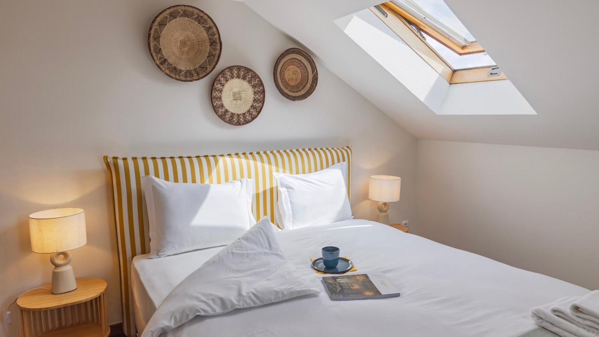 Authentic Living With A View By Lovelystay Apartment
