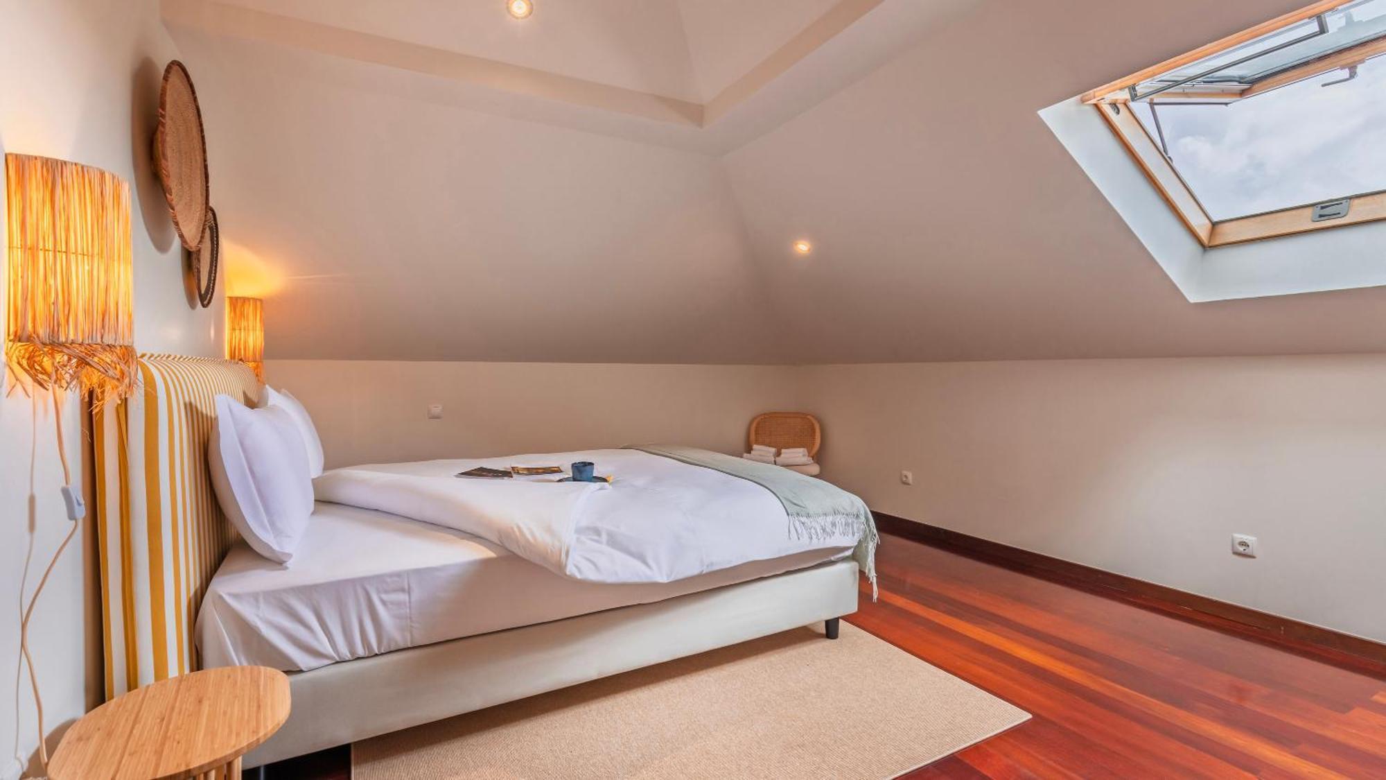 Authentic Living With A View By Lovelystay Apartment