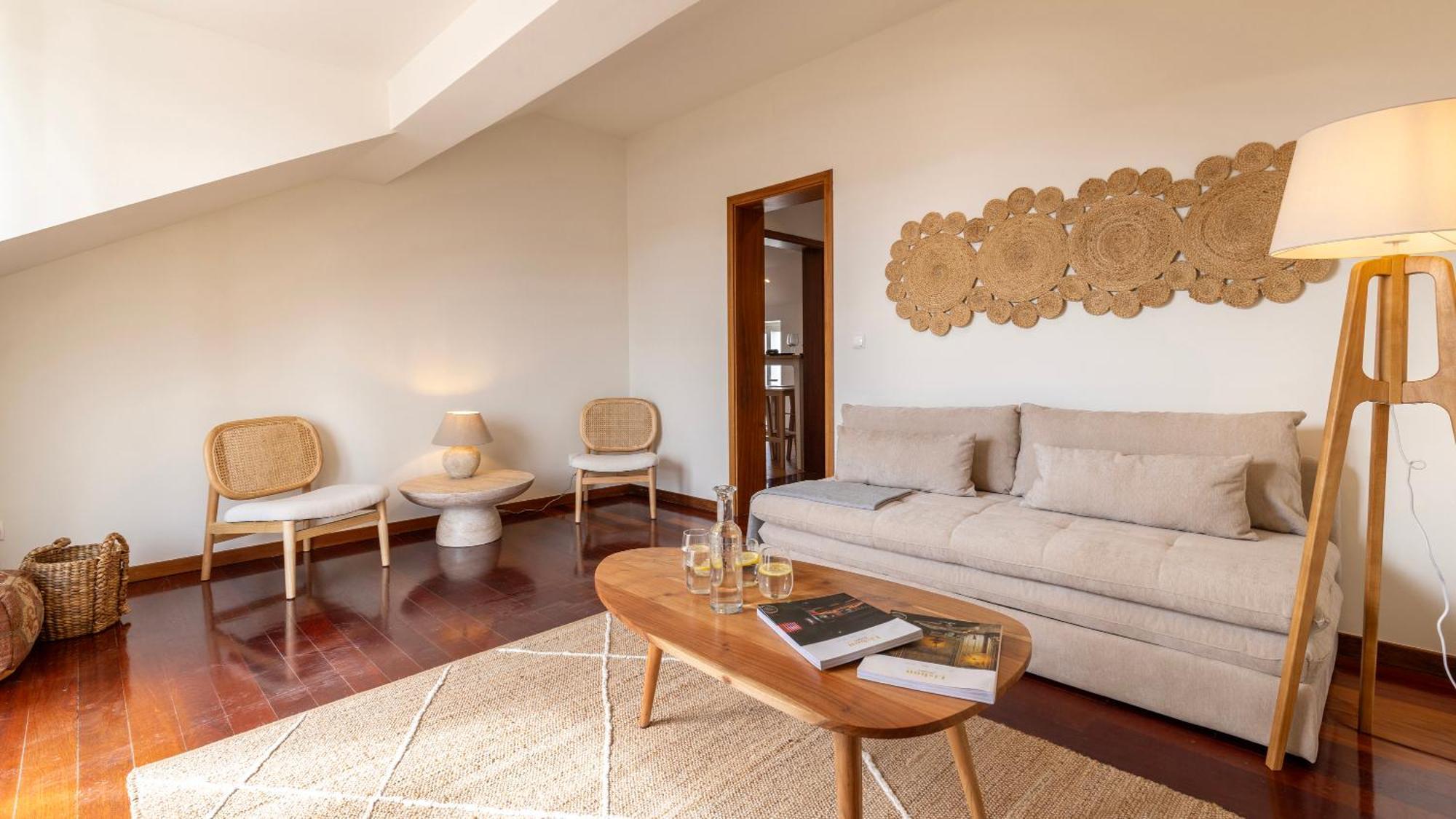 Authentic Living With A View By Lovelystay Apartment *
