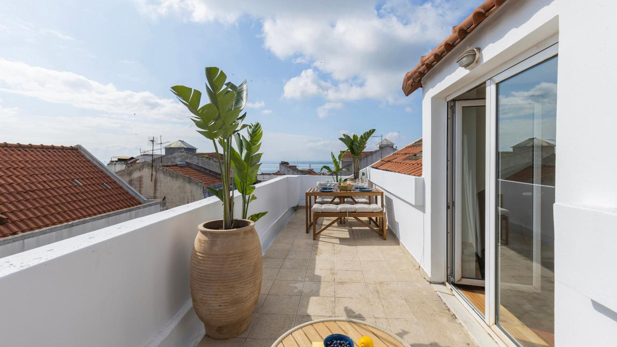 Apartment Authentic Living With A View By Lovelystay