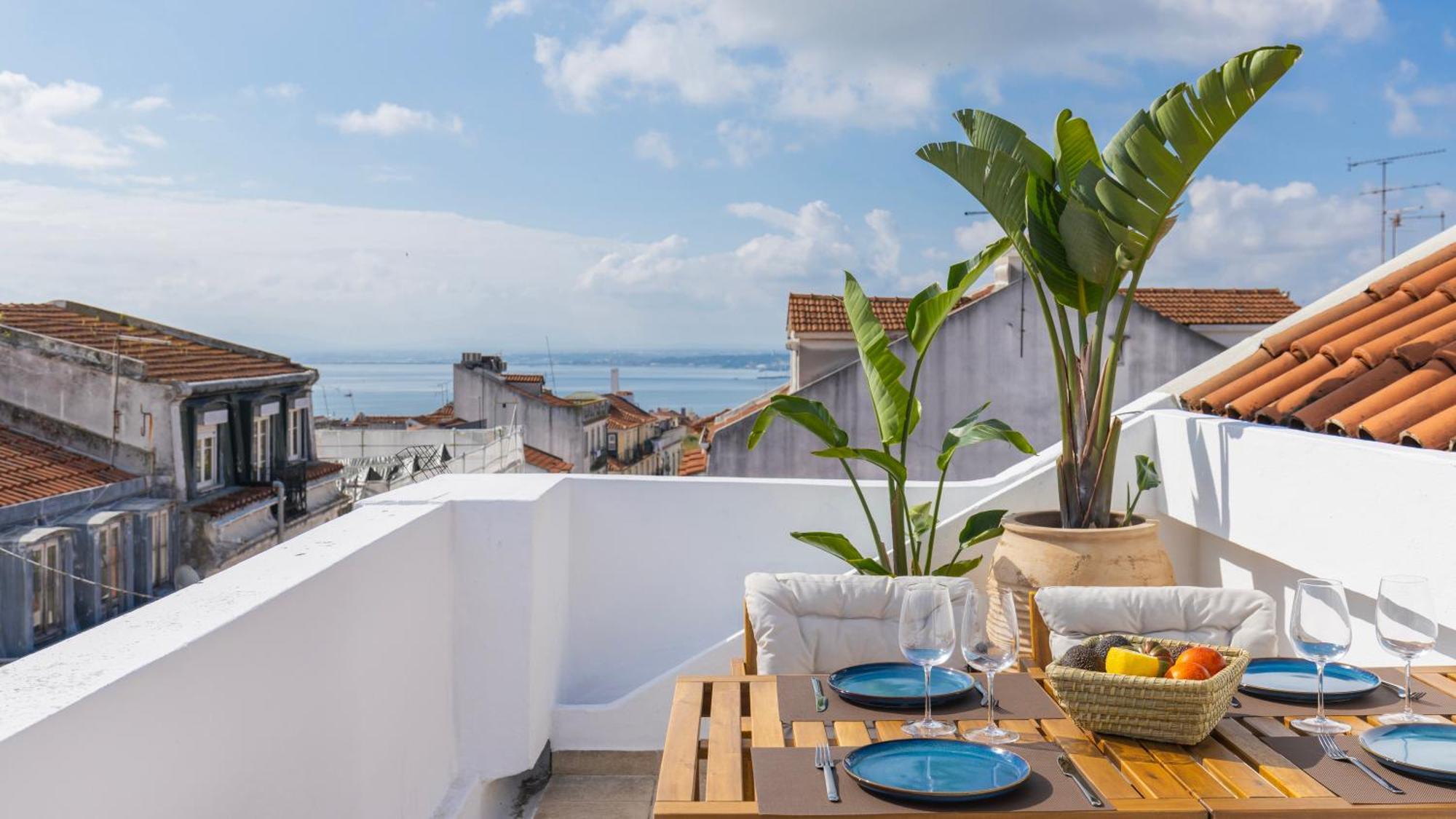 Authentic Living With A View By Lovelystay Apartment Lisbon