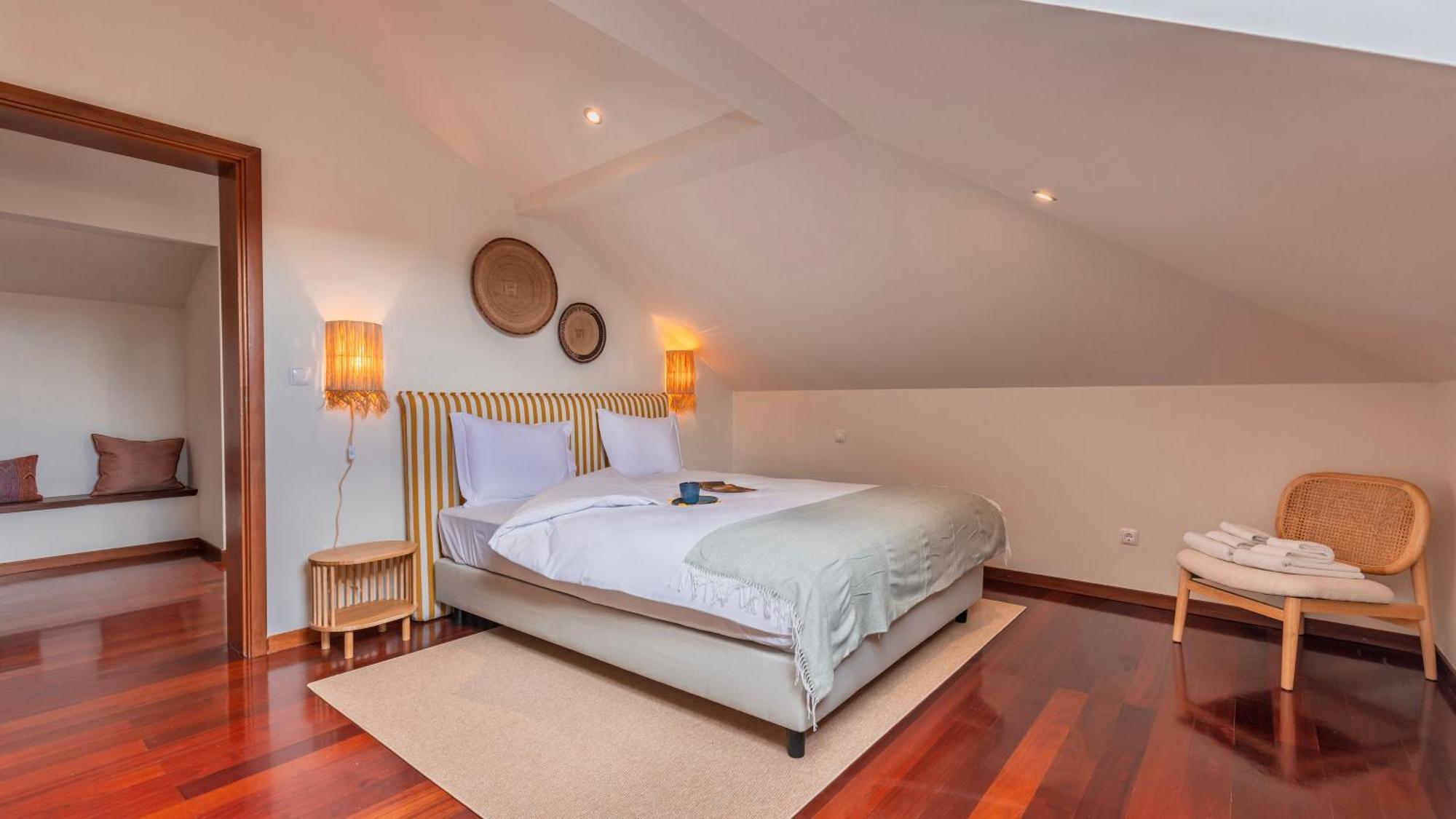 Authentic Living With A View By Lovelystay Apartment *